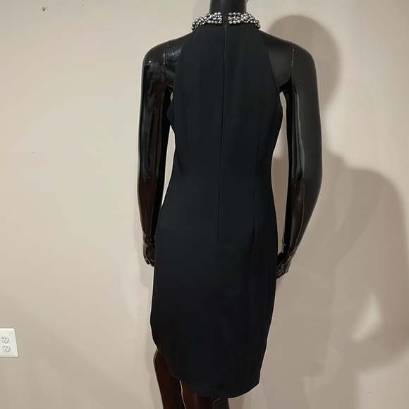 Carmen Marc Valvo
Beaded Halter-Neck Cocktail Dress Ladies Size 6 - Picture 5 of 10